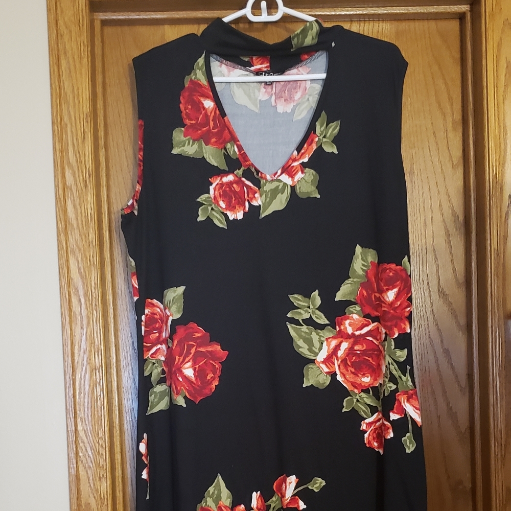 Cleo Apparel black and red floral bodycon dress